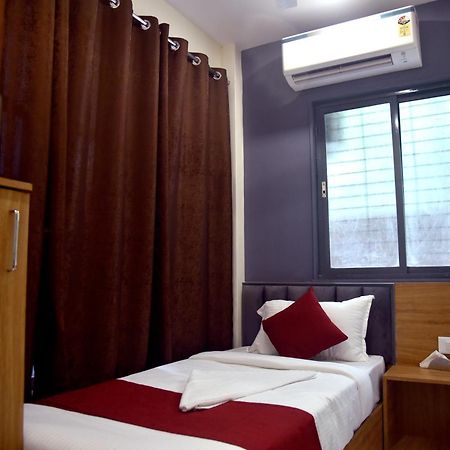 Vogue Cabin Stay Near Nesco Bombay Exhibition Centre Ngoại thất bức ảnh