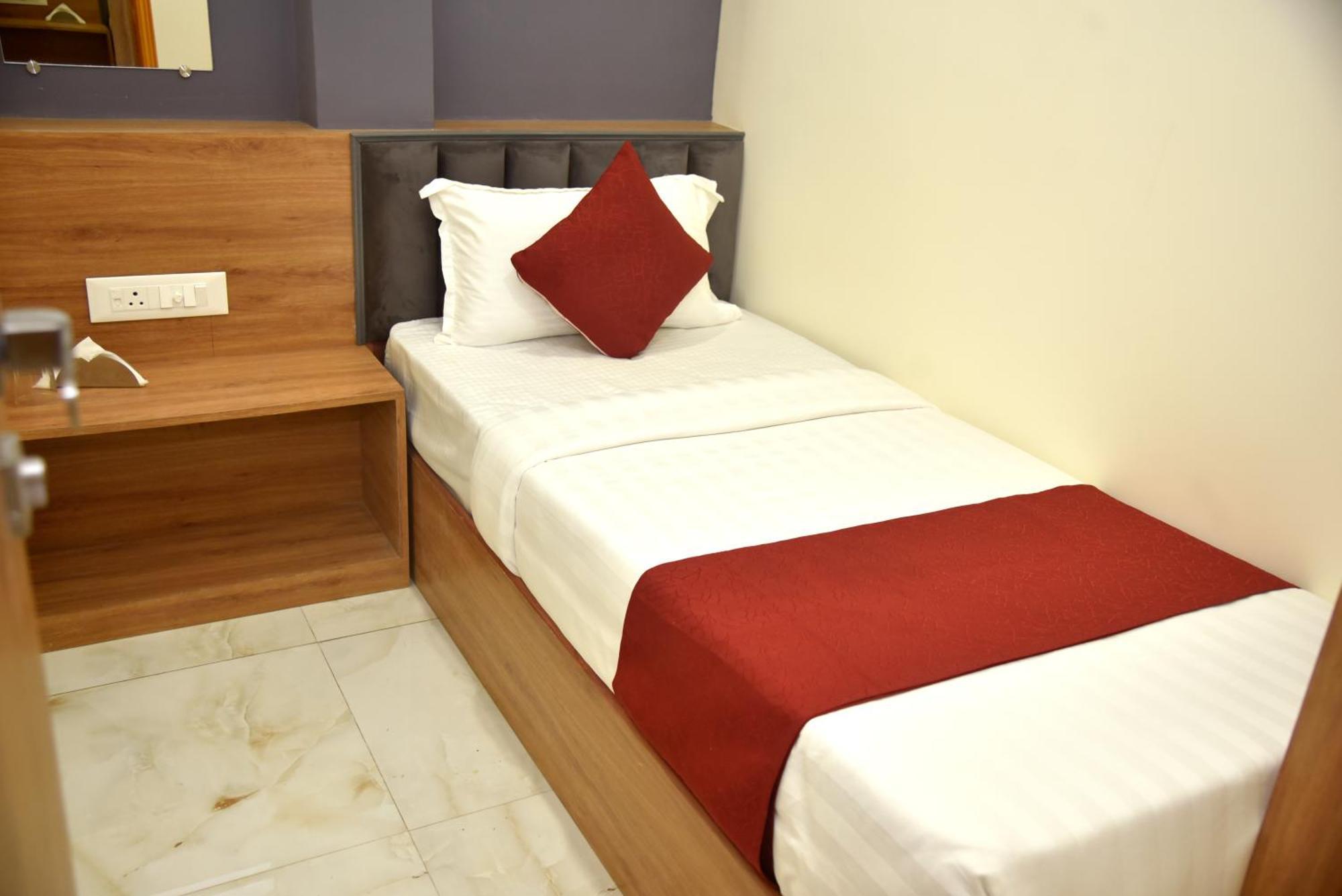 Vogue Cabin Stay Near Nesco Bombay Exhibition Centre Ngoại thất bức ảnh