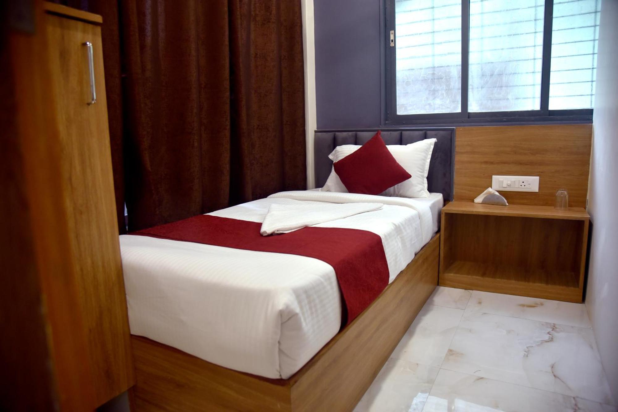 Vogue Cabin Stay Near Nesco Bombay Exhibition Centre Ngoại thất bức ảnh