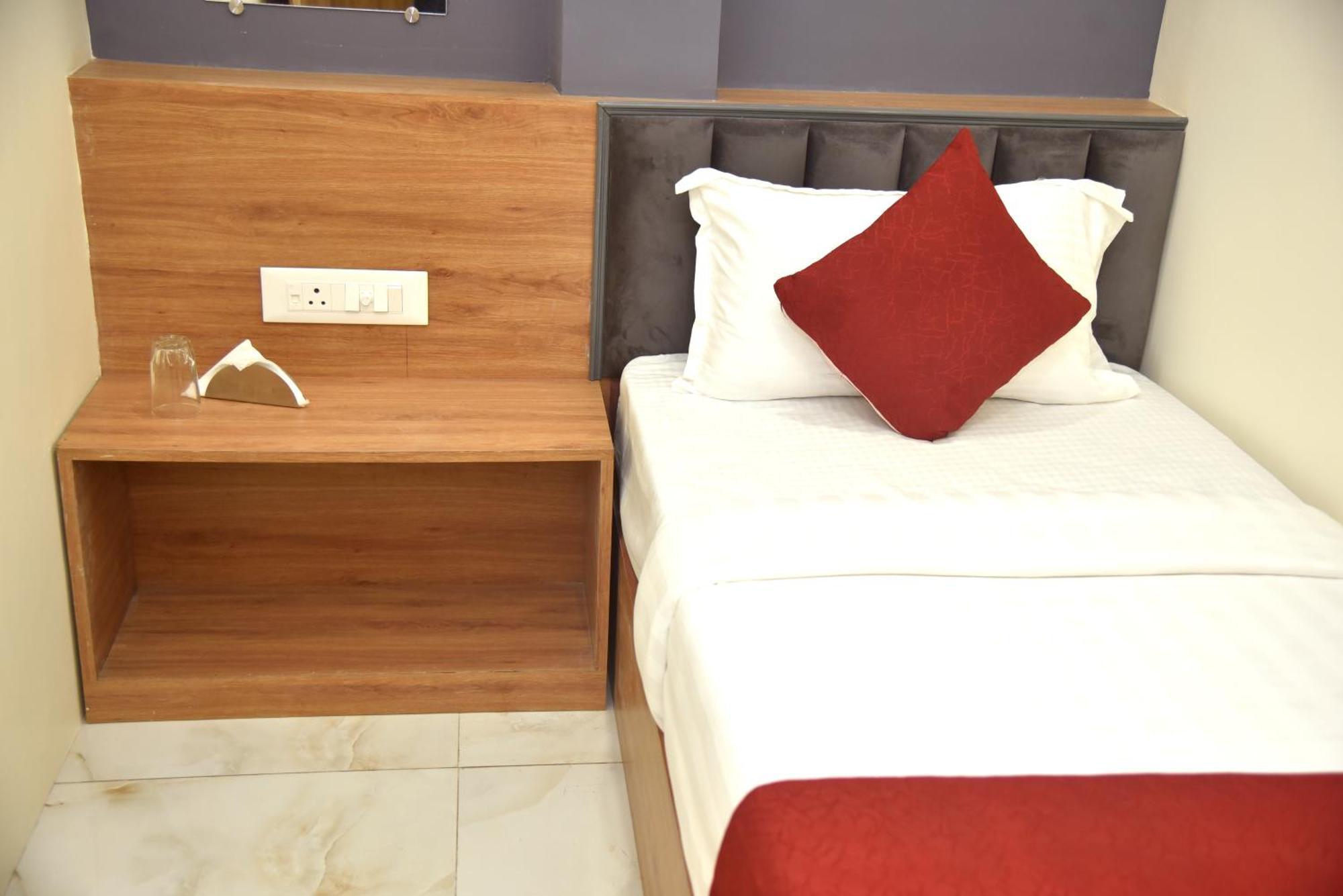 Vogue Cabin Stay Near Nesco Bombay Exhibition Centre Ngoại thất bức ảnh