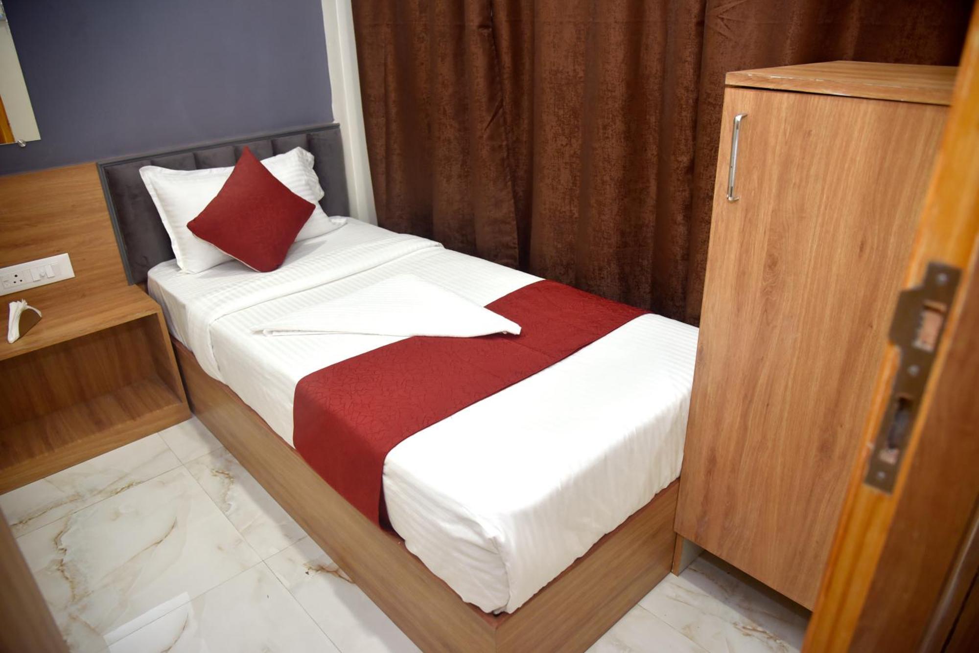 Vogue Cabin Stay Near Nesco Bombay Exhibition Centre Ngoại thất bức ảnh