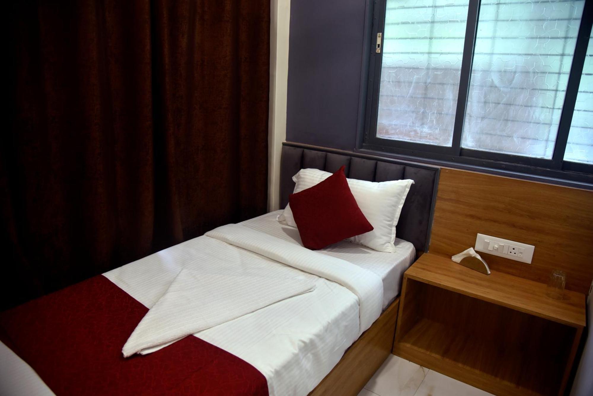 Vogue Cabin Stay Near Nesco Bombay Exhibition Centre Ngoại thất bức ảnh