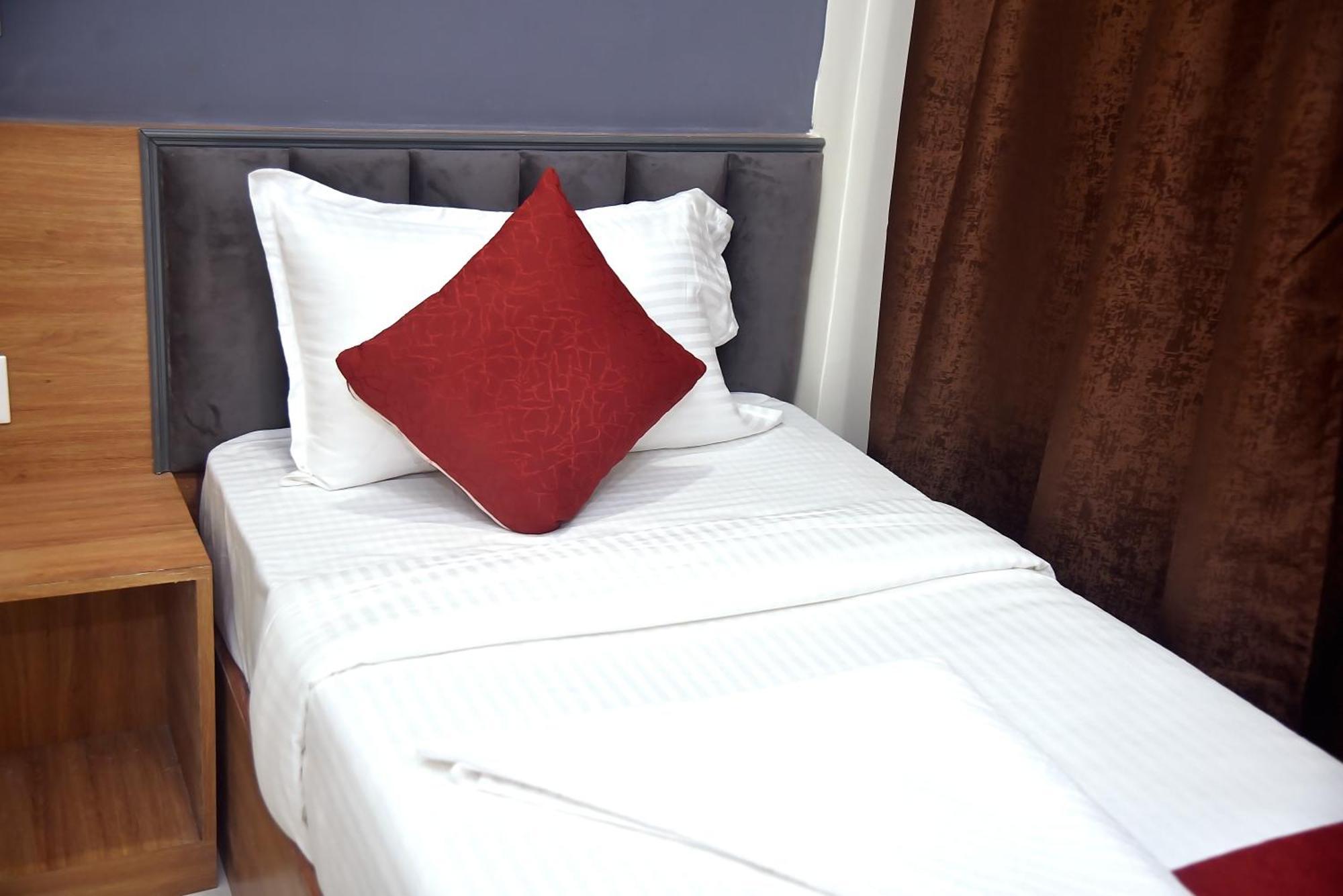 Vogue Cabin Stay Near Nesco Bombay Exhibition Centre Ngoại thất bức ảnh
